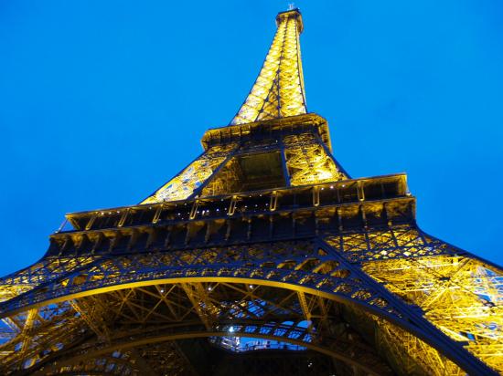 L'imponenza della Tour Eiffel