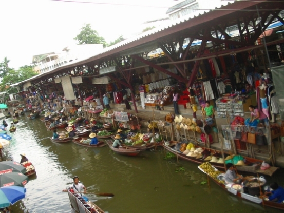 Caratteristico mercato galleggiante